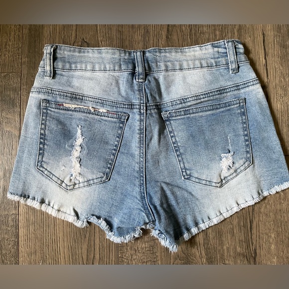 Angel Kiss Mid Rise Distressed Denim Shorts with Pearls, Size 1 - Picture 5 of 8